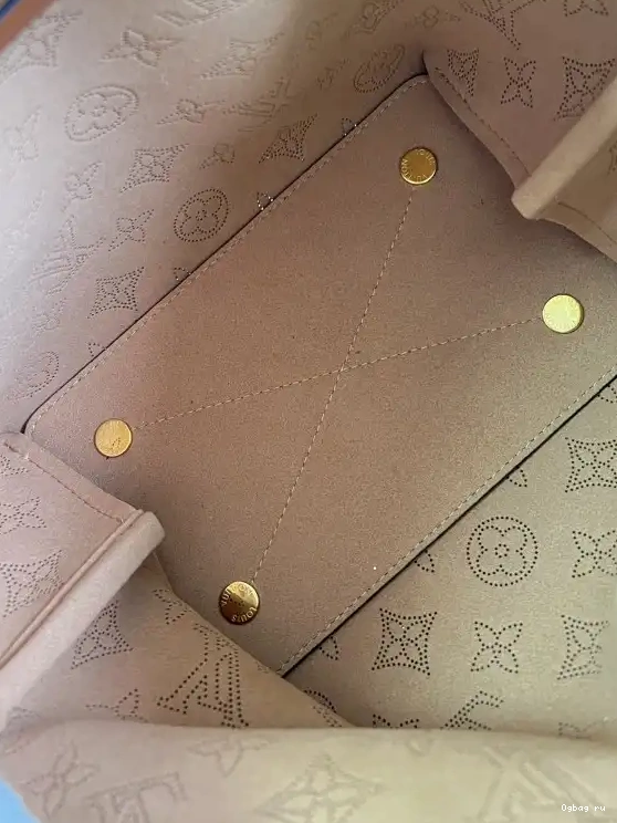 BELLA LOUIS VUITTON 0427